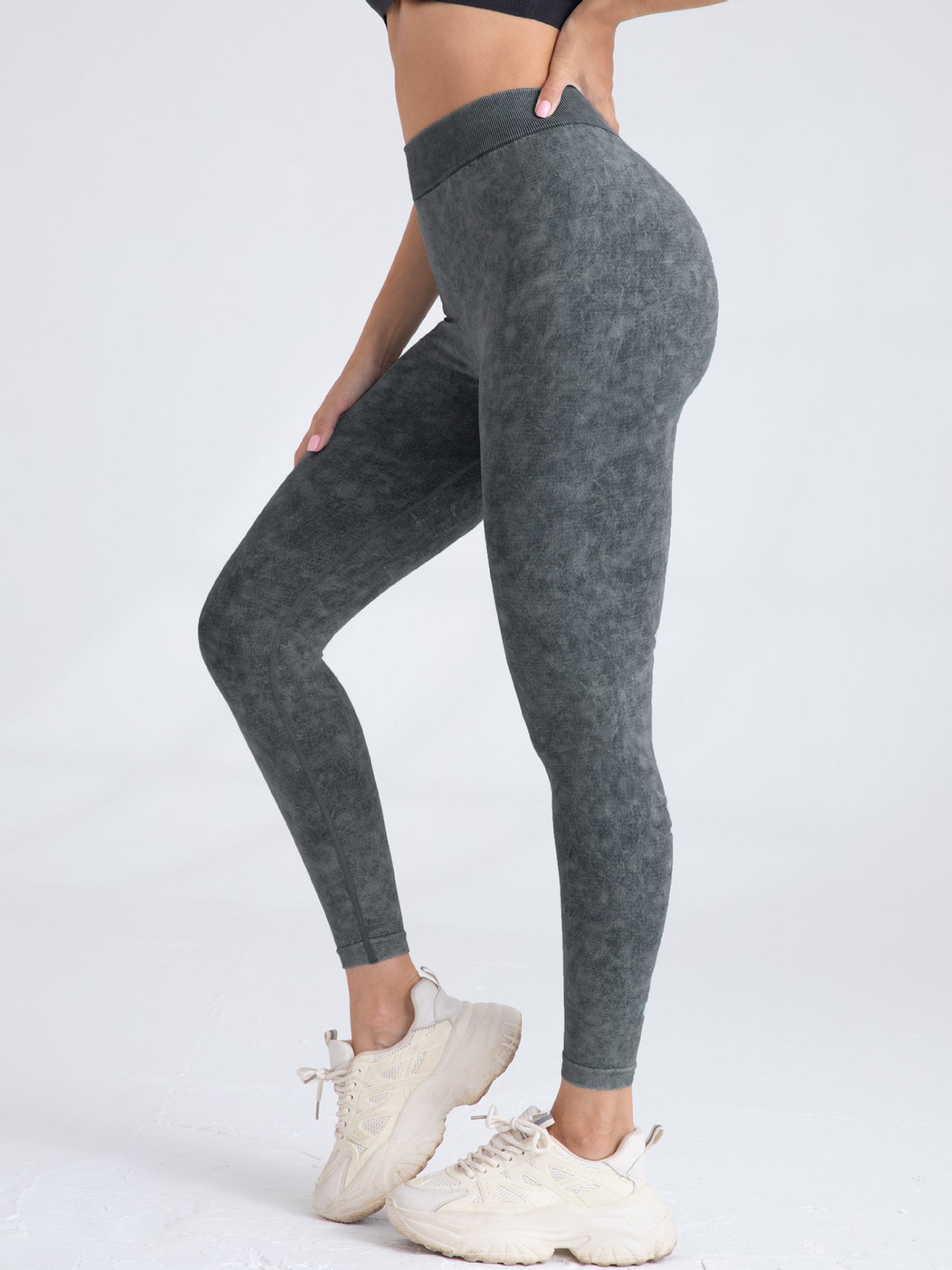 V-Back Scrunch Butt Workout Leggings