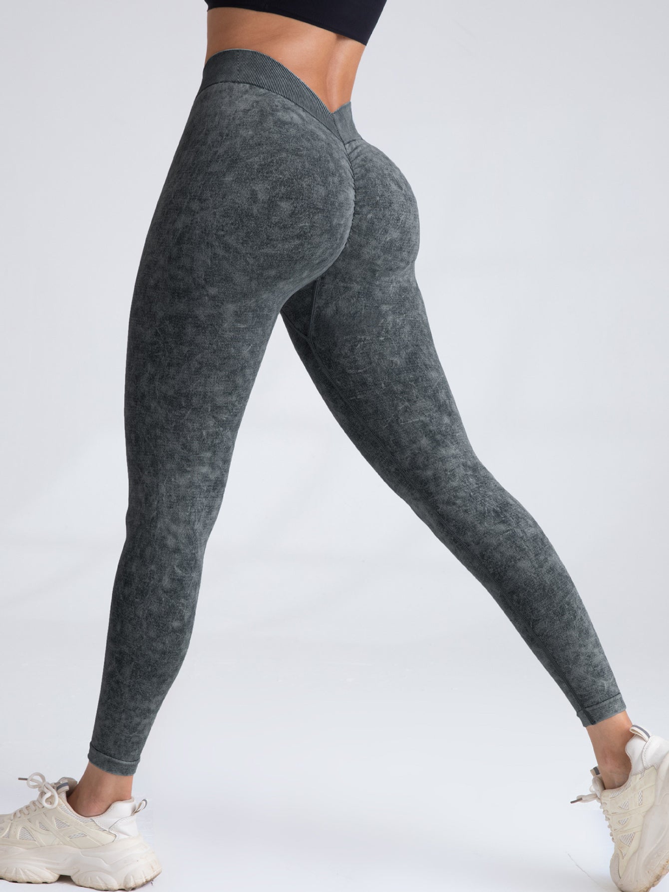 V-Back Scrunch Butt Workout Leggings