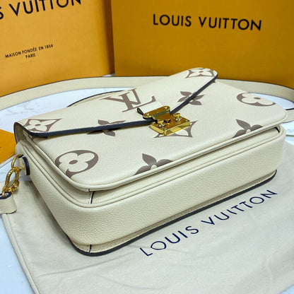 ESMEE White Pochette Metis Handbag - LUV 618