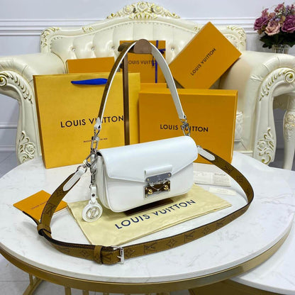 ESMEE  Swing Bag White - LUV 461