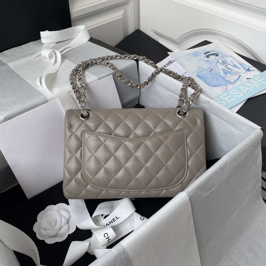 ESMEE - Classic Flap Handbag Light Gray Lambskin Silver