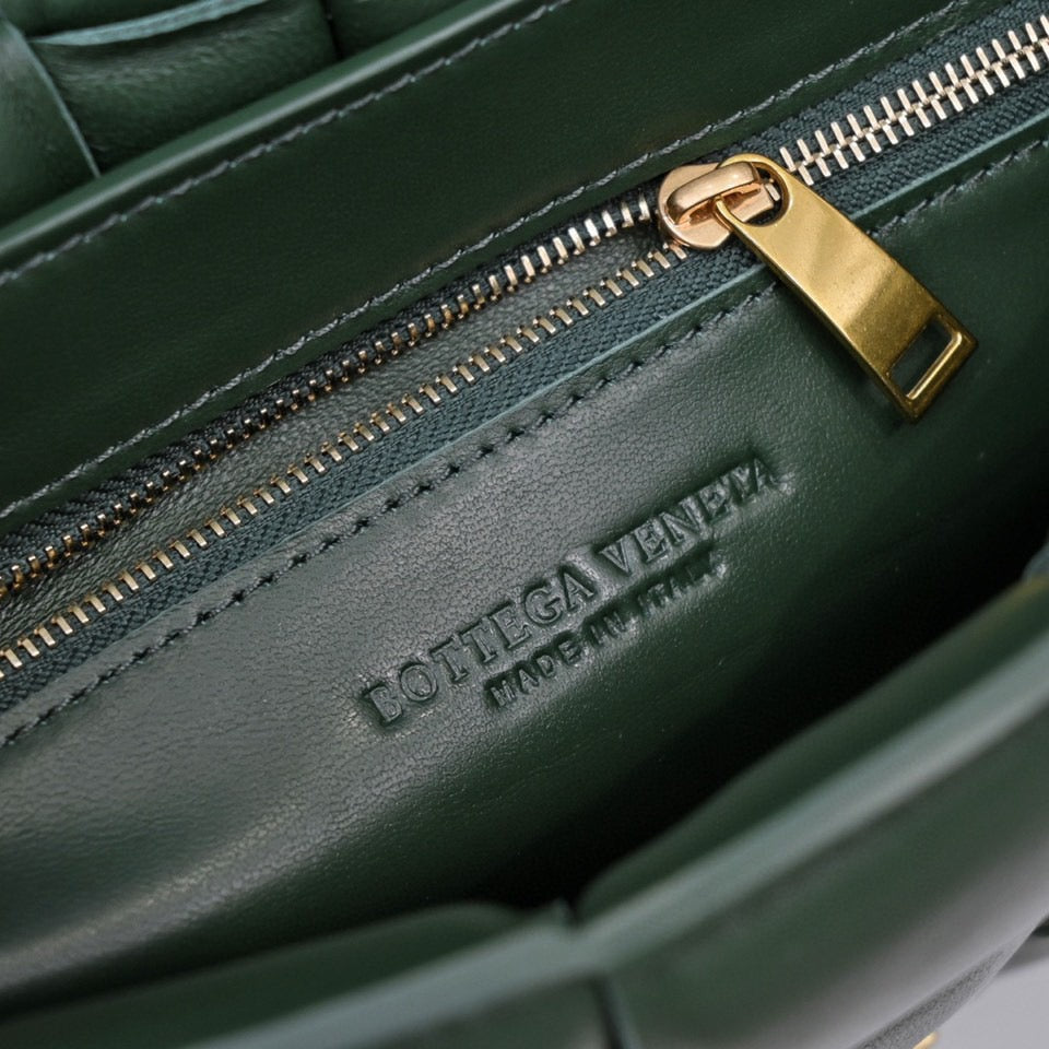 ESMEE - Cassette Shoulder Chain Bag Dark Green